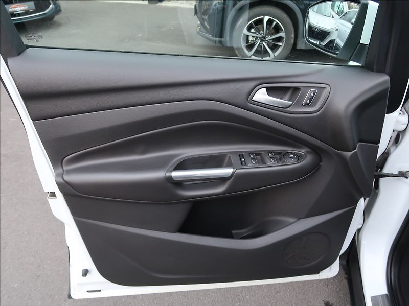 Ford Kuga 1,6 EcoBoost,110kW,NovéČR,tažn - fotka 18 z 23