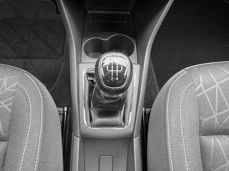 Škoda Rapid (2018) 1.0TSi Xenony Digi Klima DAB - fotka 8 z 48