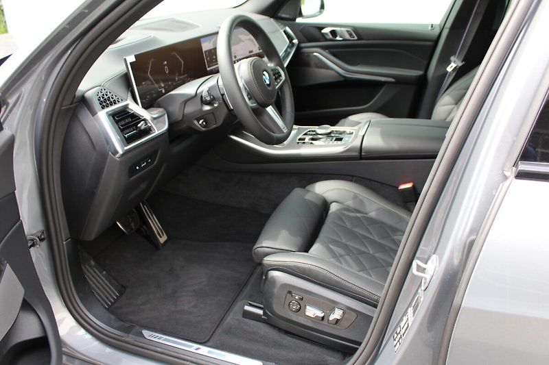 BMW X5 xDrive30d Mpaket vzduch - fotka 11 z 27