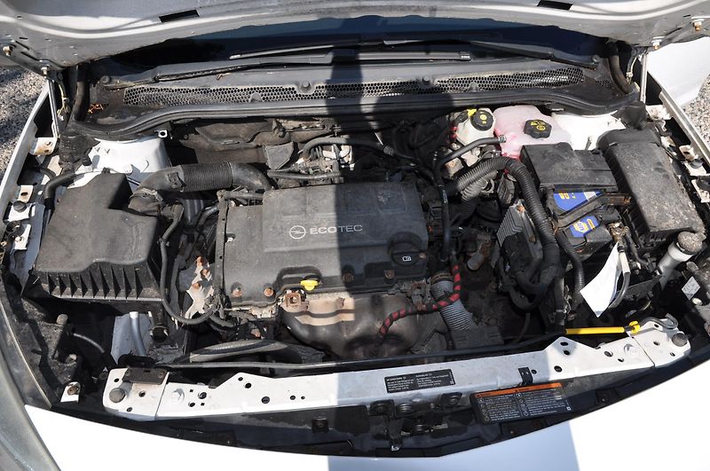 Opel Astra 1.4i 16V 74kW 5dv. - fotka 9 z 11