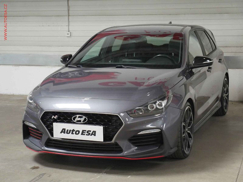 Hyundai i30 (2018) 2.0T-GDi, 1.maj, LED, navi - fotka 3 z 20