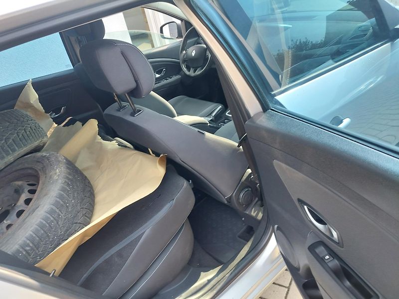 Renault Mégane (2011) III. Grandtour dCi 110 - fotka 21 z 24