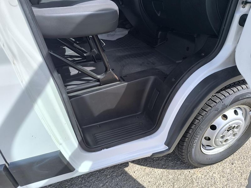 Citroën Jumper (2013) 2.2 SERVISNÍ KN.,DOLOŽENĚ KM - fotka 18 z 47