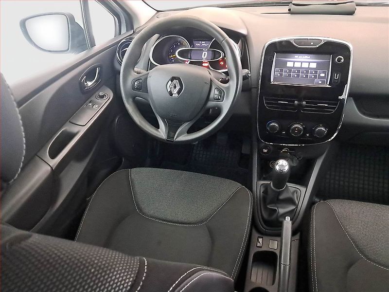 Renault Clio (2015) 1.5 dCi, Navi, Tempomat - fotka 7 z 17