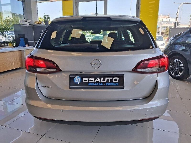 Opel Astra 1.2T 81kW 2021 - fotka 5 z 15