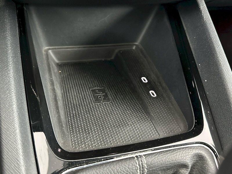 Škoda Octavia (2023) Combi 2.0 TSI 180 kW RS - fotka 28 z 40