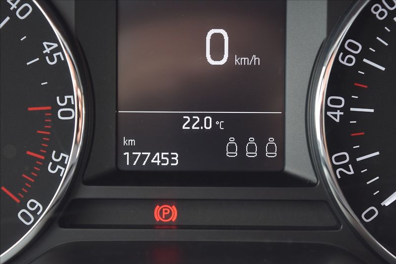Škoda Octavia 1,6 TDI 81KW PO ROZVODECH - fotka 38 z 48