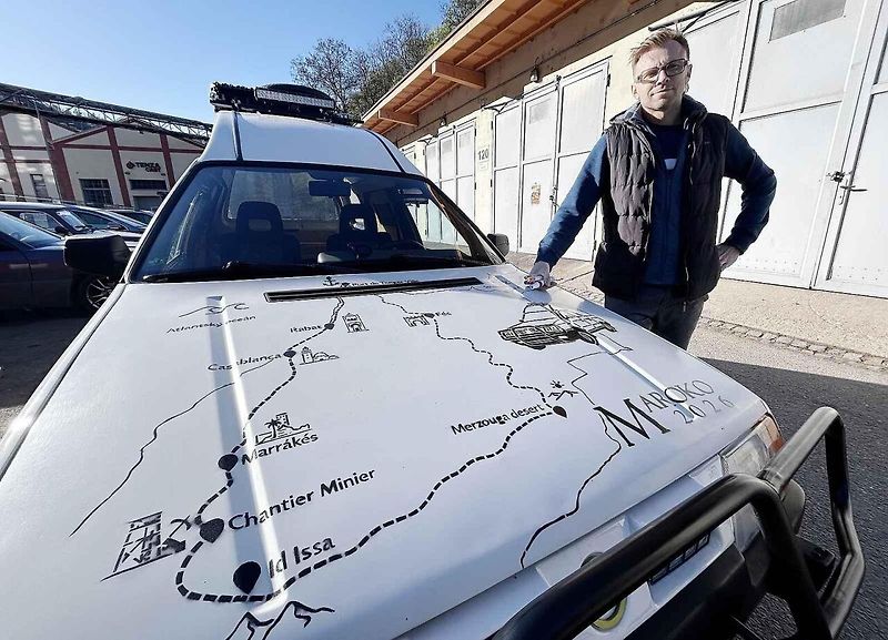 Petr Novotný z Blanska vyráží s vlastnoručně upravenou Škodou Spacáq do Maroka. Čeká ho písek, moře i hory.