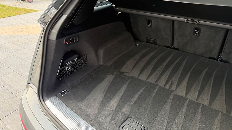 Audi SQ7 4.0 Q7 /320kW - fotka 19 z 20