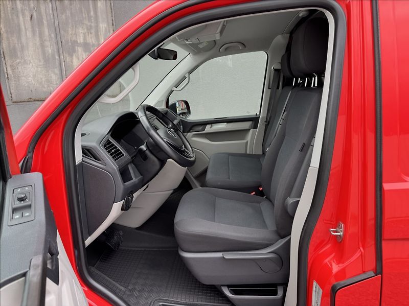 Volkswagen Transporter 2,0 TDI DSG LONG DPH 1.maj. ČR - fotka 28 z 50