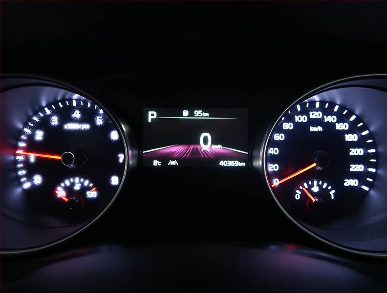 Kia Ceed (2022) 1.5 T-GDI MHEV - fotka 11 z 20