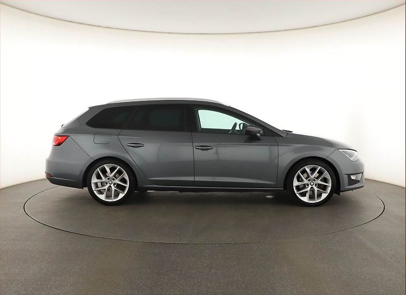 Seat Leon (2016) 1.8 TSI, Automat, Navi - fotka 6 z 17