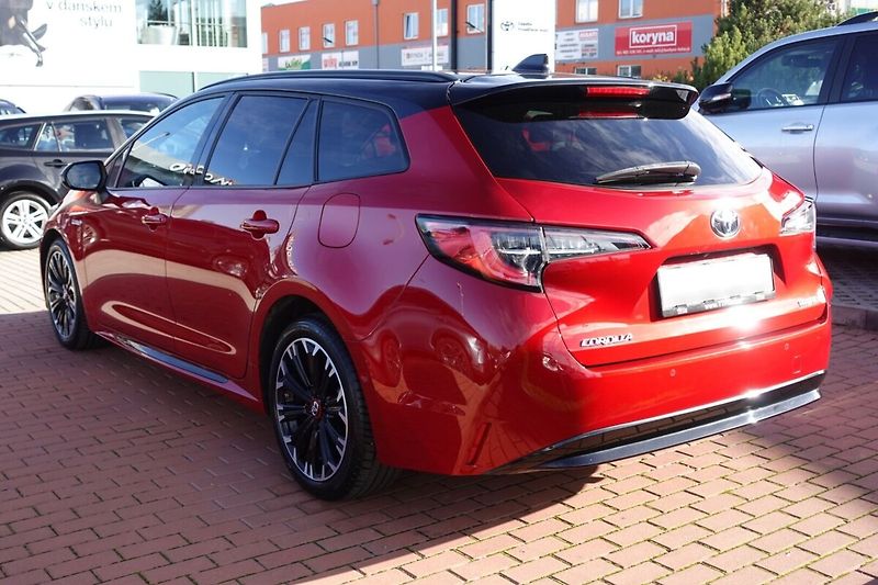 Toyota Corolla 1,8 HEV GR Spot Dynamic - fotka 6 z 31