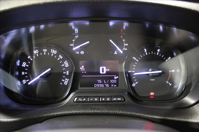 Peugeot Expert 2,0 HDI 6-MÍST L3 145k MAN 6 - fotka 21 z 31