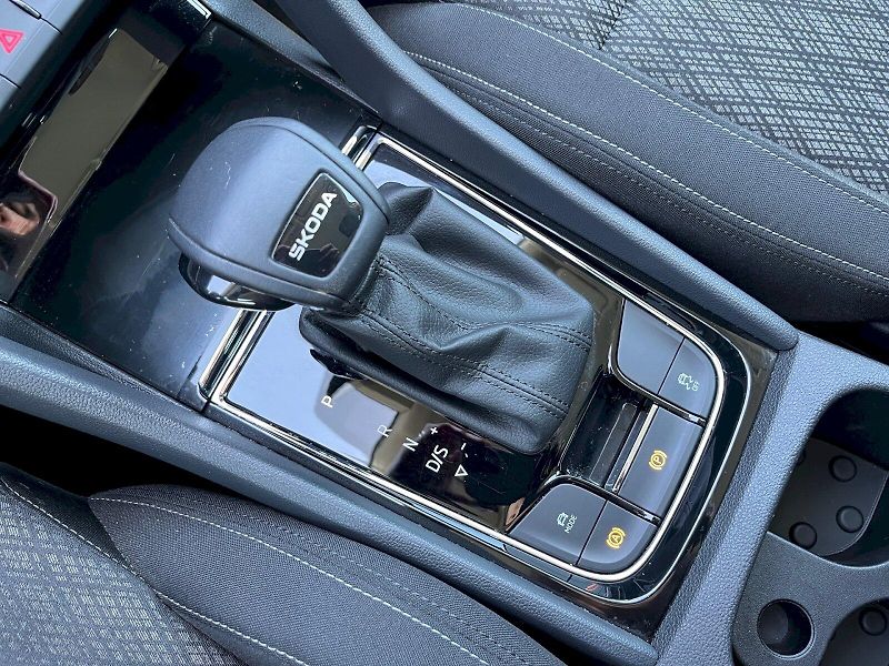 Škoda Karoq (2025) Top Selection 1.5 TSI DSG - fotka 14 z 34