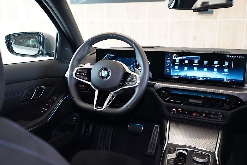 BMW Řada 3 320d xDrive Touring, HUD, ACC - fotka 42 z 43