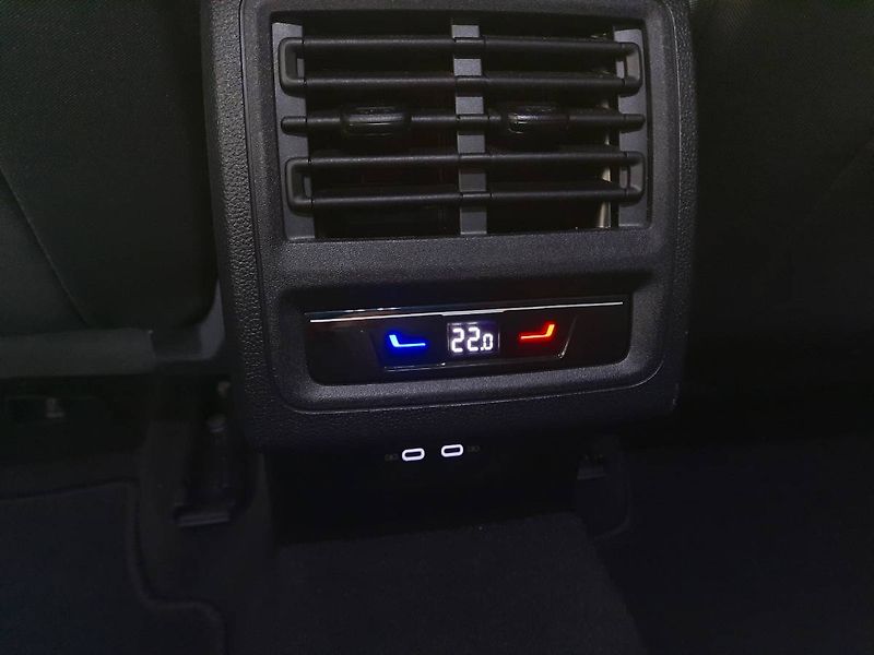 Volkswagen Golf (2025) 1.5 TSI (85kW/116k) People - fotka 22 z 25