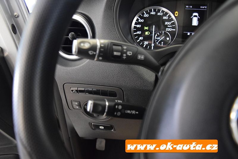 Mercedes-Benz Vito 114 CDI LONG 8 MÍST TOURER - fotka 33 z 49