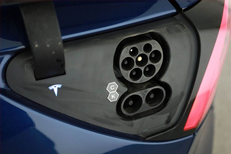 Tesla Model Y (2021) Long Range AWD 75kWh, SoH 93% - fotka 21 z 22