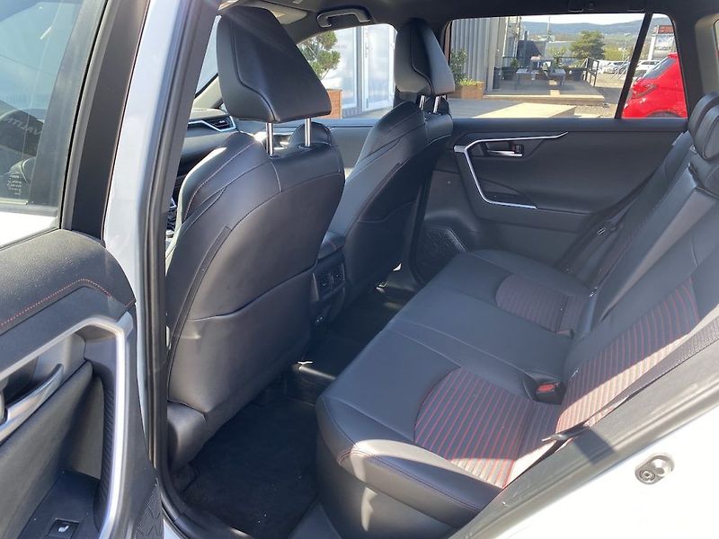 Toyota RAV4 2.5Plug-in, ČR, Selection, 4x4 - fotka 12 z 36