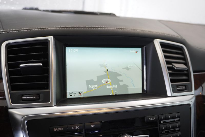Mercedes-Benz GL (2014) GL500 4,7I V8 4MATIC AUT. - fotka 18 z 33