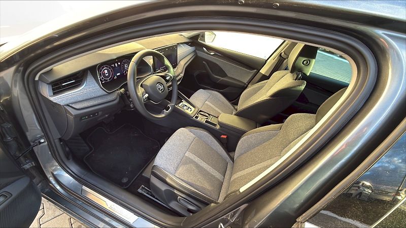 Škoda Octavia (2024) COMBI TOP SELECTION 2,0 TDI 11 - fotka 17 z 22