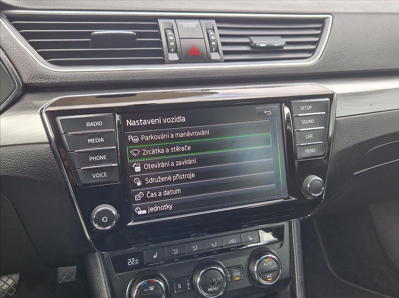 Škoda Superb 2,0 TDI 4x4 WEBASTO KAMERA TAŽ - fotka 32 z 41