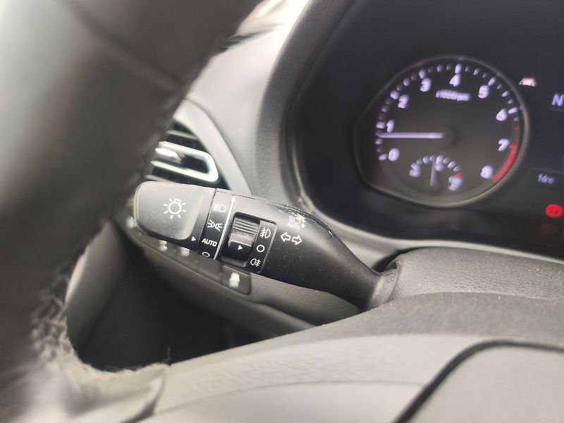 Hyundai i30 1.5 T-GDI/117kW Smart MHEV - fotka 25 z 29