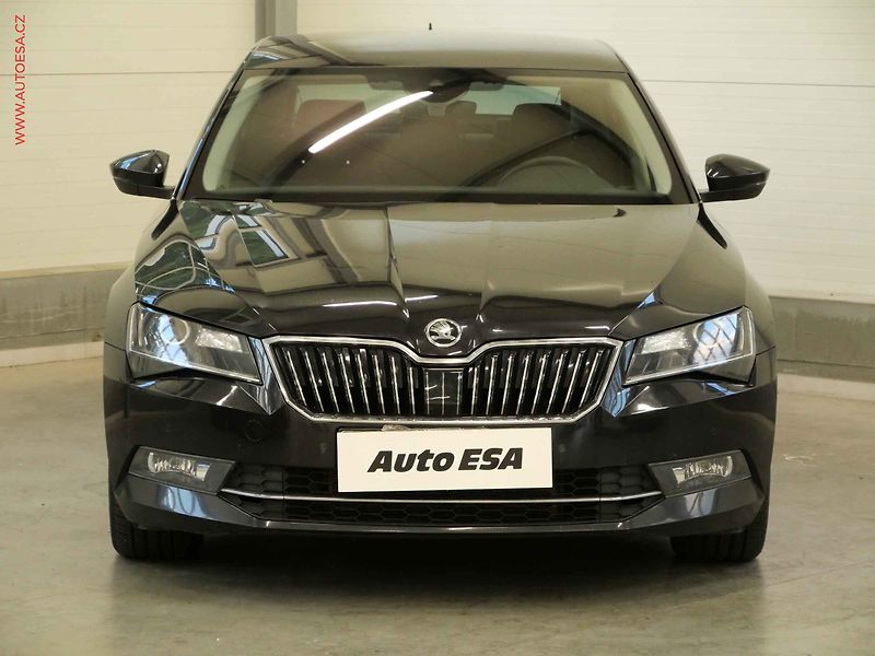 Škoda Superb (2019) 2.0TDi 4x4, 2.maj,ČR, Style - fotka 2 z 21