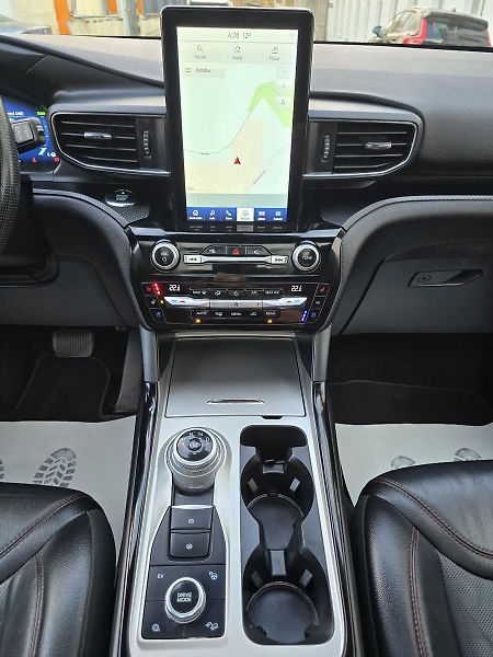 Ford Explorer V6 336kW PHEV AWD ST-Line - fotka 12 z 45