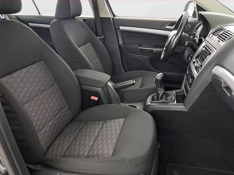 Škoda Octavia (2012) Ambition 1.4 TSI, Navi - fotka 9 z 18