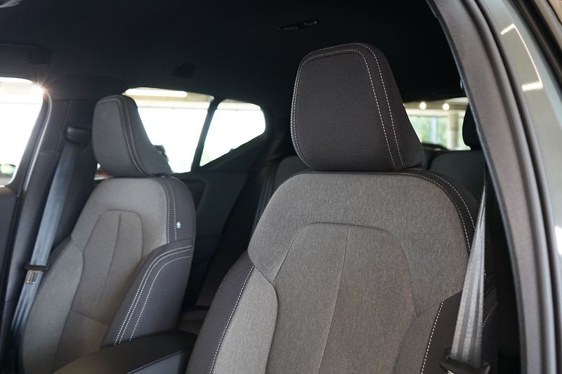 Volvo XC40 B4 PLUS Dark, 360°, LED Pixel - fotka 18 z 42