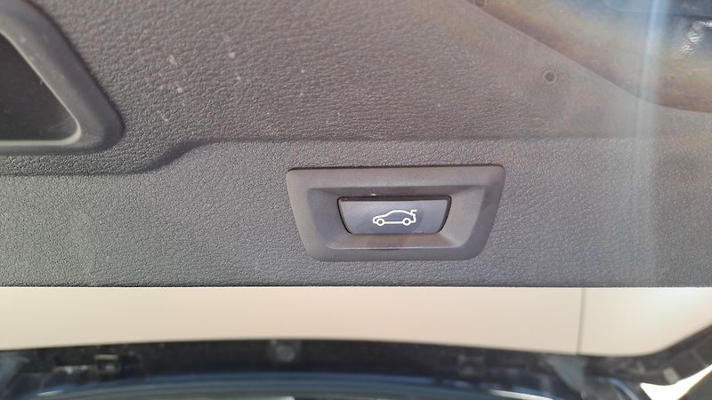 BMW X5 3.0 xDrive 30D - fotka 13 z 32