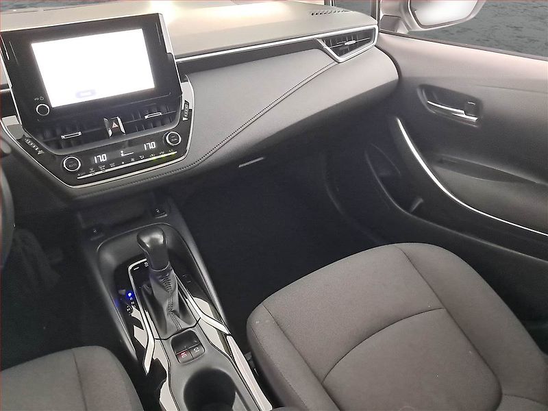 Toyota Corolla (2023) 1.5 VVT-i - fotka 8 z 21