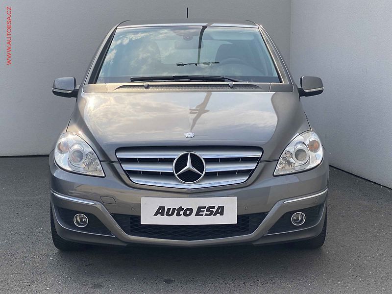 Mercedes-Benz Třídy B (2009) 1.7i B170, AC, park.čidla - fotka 2 z 15
