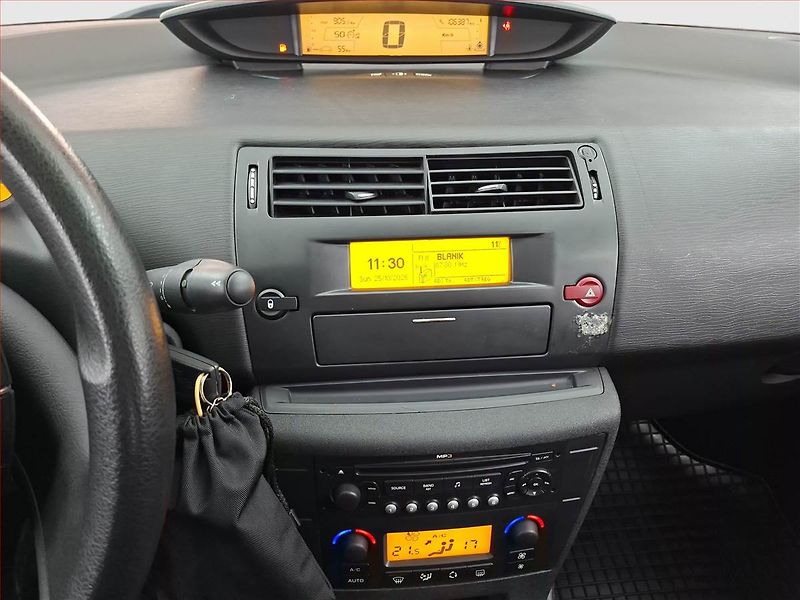 Citroën C4 (2008) 1.6 16V, po STK, Tažné, Klima - fotka 12 z 16