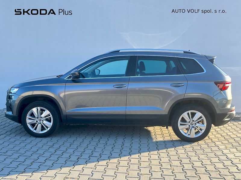 Škoda Karoq (2025) Top Selection 1,5TSI 110kW 7.s - fotka 3 z 33