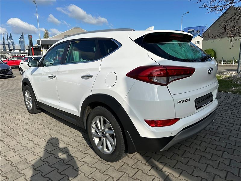 Hyundai Tucson 2,0 CRDi 4WD LP STYLE AT - fotka 3 z 26