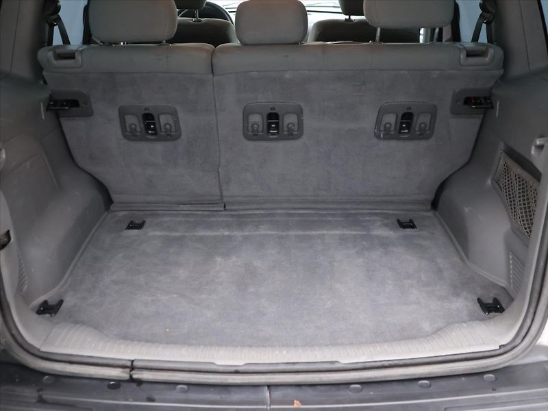 Jeep Cherokee 2,8 CRD 120kW 4x4 Limited Tažn - fotka 10 z 30