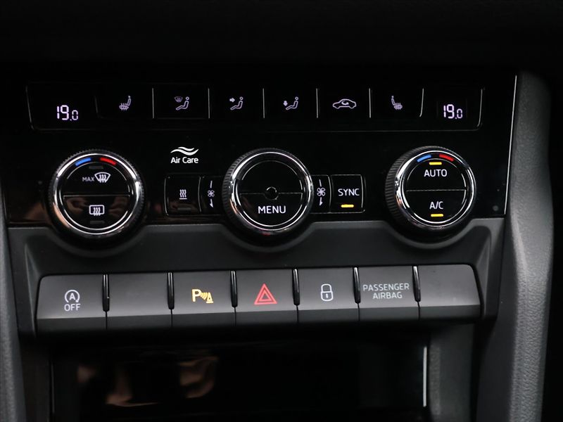 Škoda Kodiaq RS 2,0 TDI DSG 4x4 Webasto 1.M - fotka 29 z 39