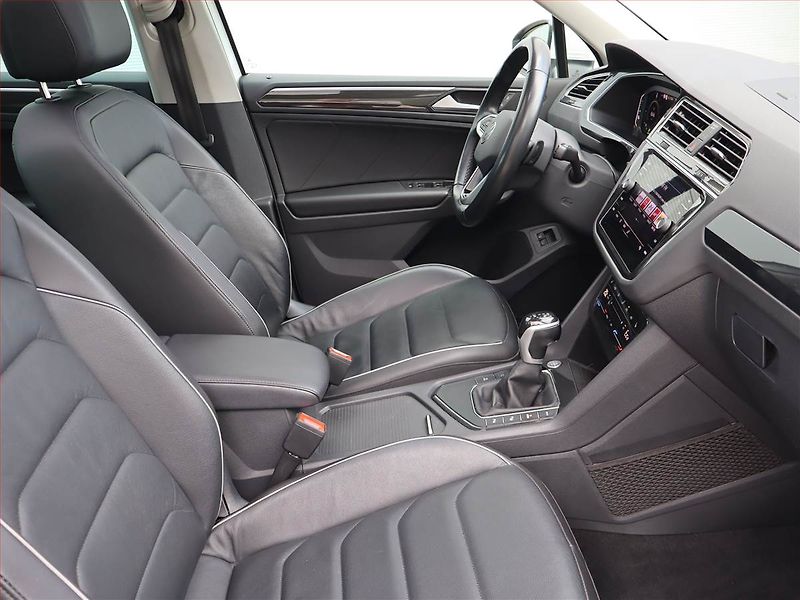 Volkswagen Tiguan (2022) 1.4 TSI eHybrid - fotka 9 z 21