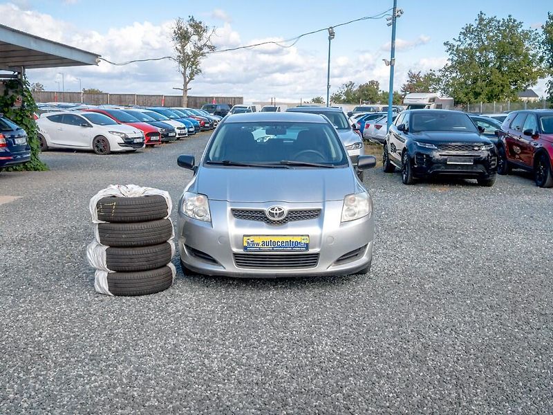 Toyota Auris (2007) ČR 1.4D 66KW – 2x KOLA - fotka 2 z 41