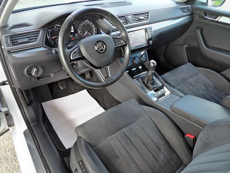 Škoda Superb 2.0TDI Style ČR Canton ACC Kam - fotka 14 z 36