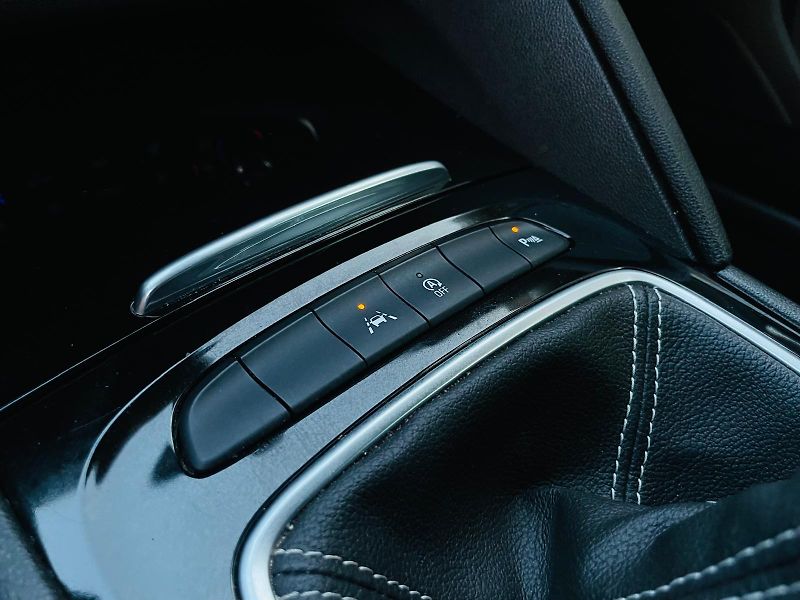 Opel Insignia 2.0CDTi MAN SERVISKA TAŽNÉ LED - fotka 40 z 55