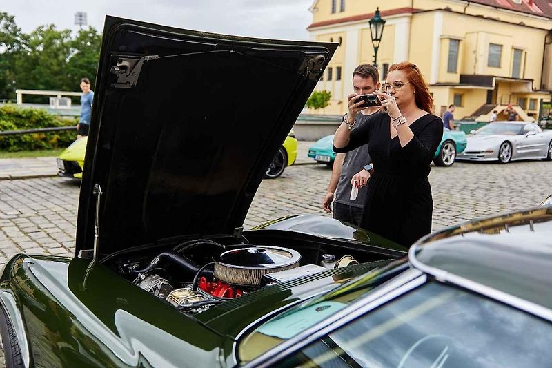 Americké automobily Corvette na 21. ročníku tradičního srazu v areálu Plzeňského Prazdroje.