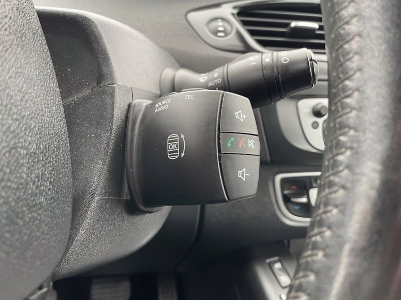 Renault Scénic (2014) 1.5 dCi,81kW,Klima,ČR - fotka 15 z 30