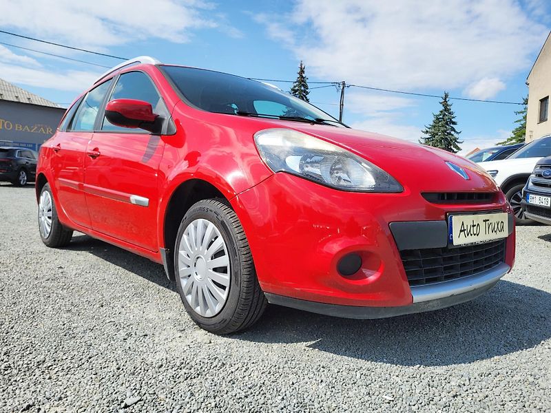 Renault Clio GRANDTOUR 1.2 i 16V ČR 1.majit - fotka 24 z 40