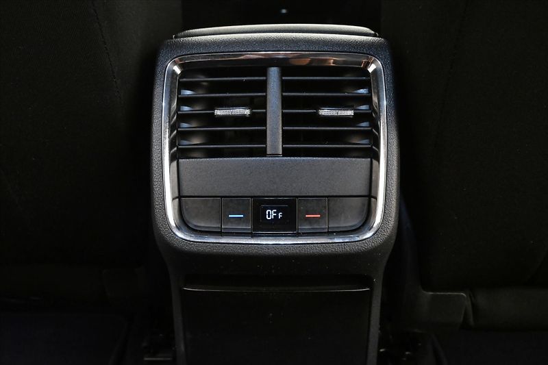 Škoda Octavia 2,0 TDI 110 kW DSG Style Záruk - fotka 22 z 33