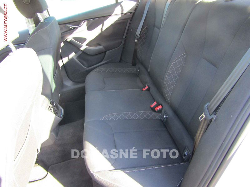 Škoda Kamiq (2021) 1.0TSi, ČR - fotka 9 z 18
