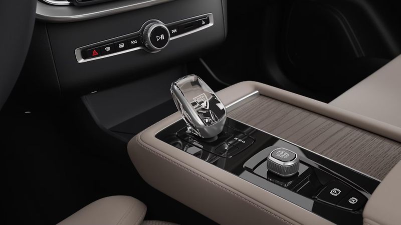 Volvo XC90 (2026) T8 AWD RECHARGE ULTRA DARK 7m - fotka 11 z 11